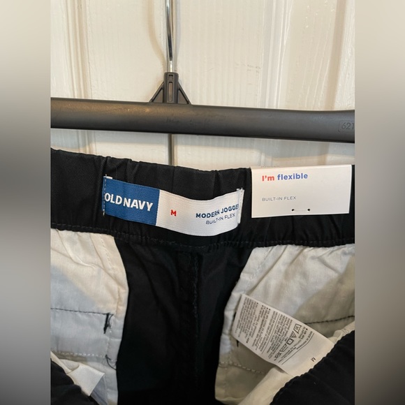 Old Navy Men’s Modern Joggers - Picture 5 of 9